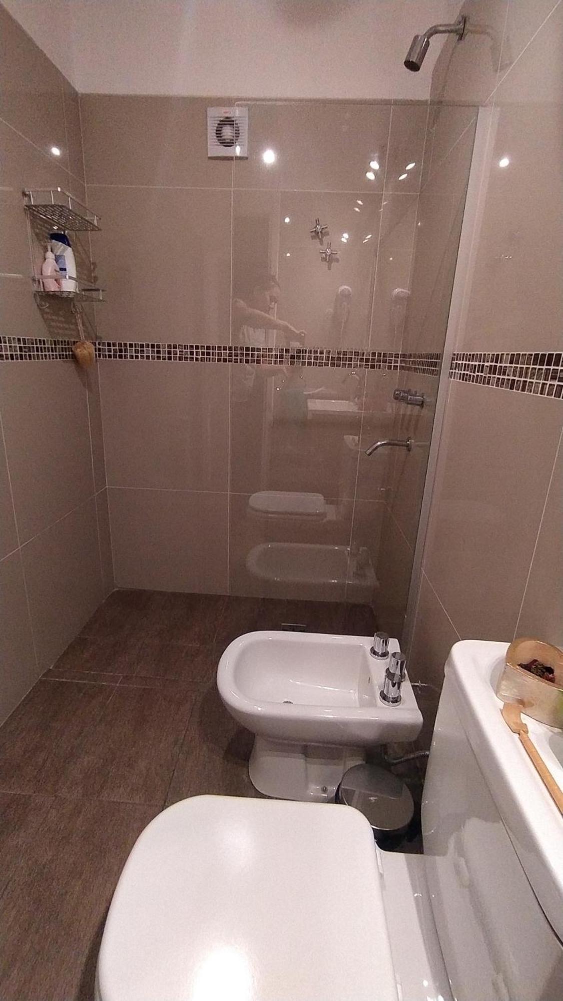 Depto Centrico Excelente Ubicacion, Con Cochera, Pileta Y Patio Apartment